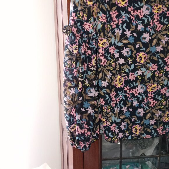 CeCe long balloon sleeve black floral blouse size L  B14 - Picture 3 of 9